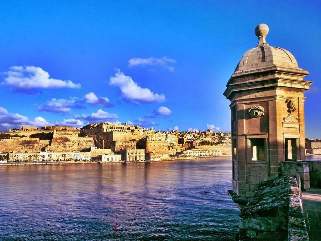 Spacious, Top Location Sliema Apartment