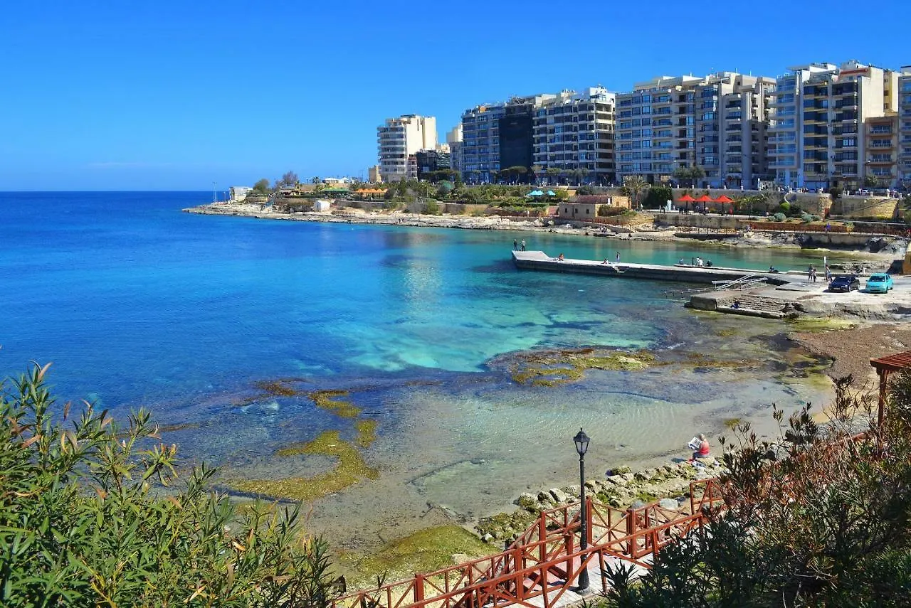 Spacious, Top Location Sliema Apartment Malta