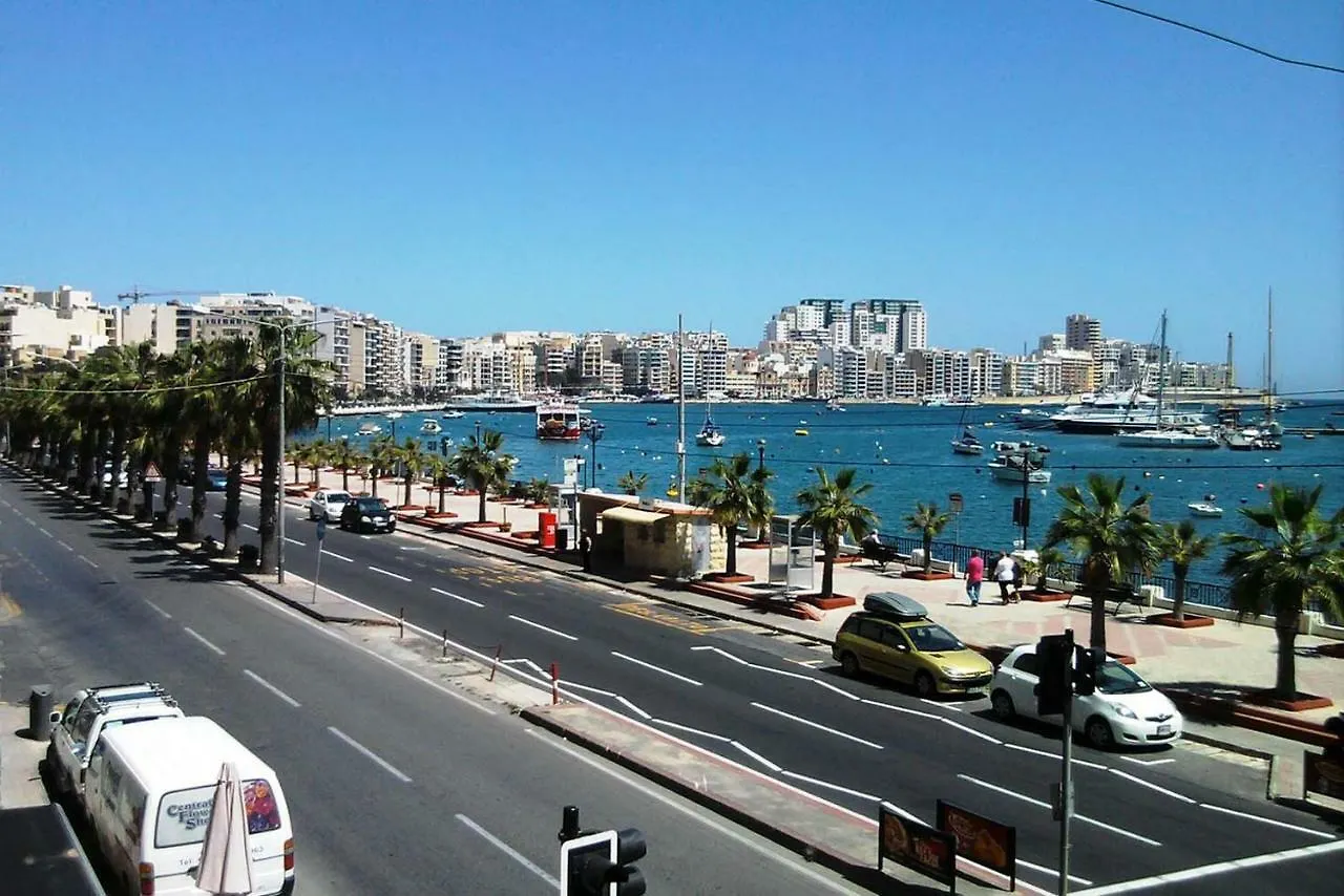 Spacious, Top Location Sliema Apartment 0*,  Malta